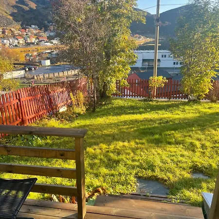 Three Bedrooms - - Lakeview * Hammerfest