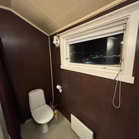 Three Bedrooms - - Lakeview דירה האמרפסט