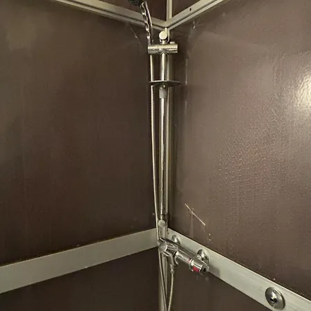 Three Bedrooms - - Lakeview Appartamento