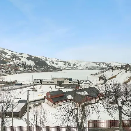 Three Bedrooms - - Lakeview Apartment